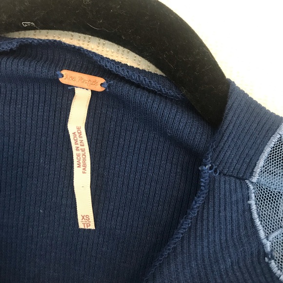 Blue Free People sweater - Picture 2 of 2